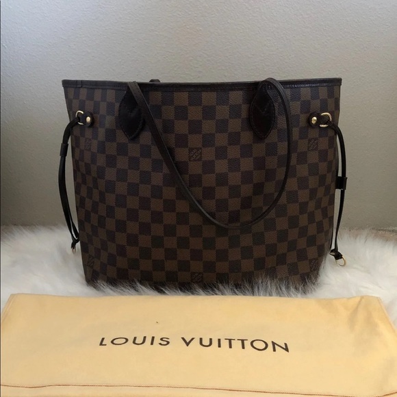 Louis Vuitton Handbags - Authentic LV Never Full MM.